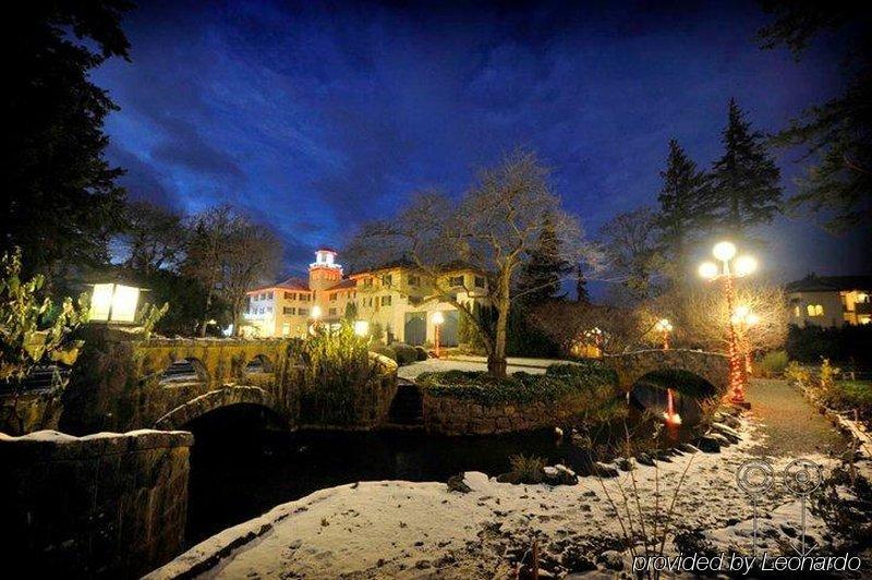 Columbia Gorge Hotel & Spa Гуд-Рівер Екстер'єр фото