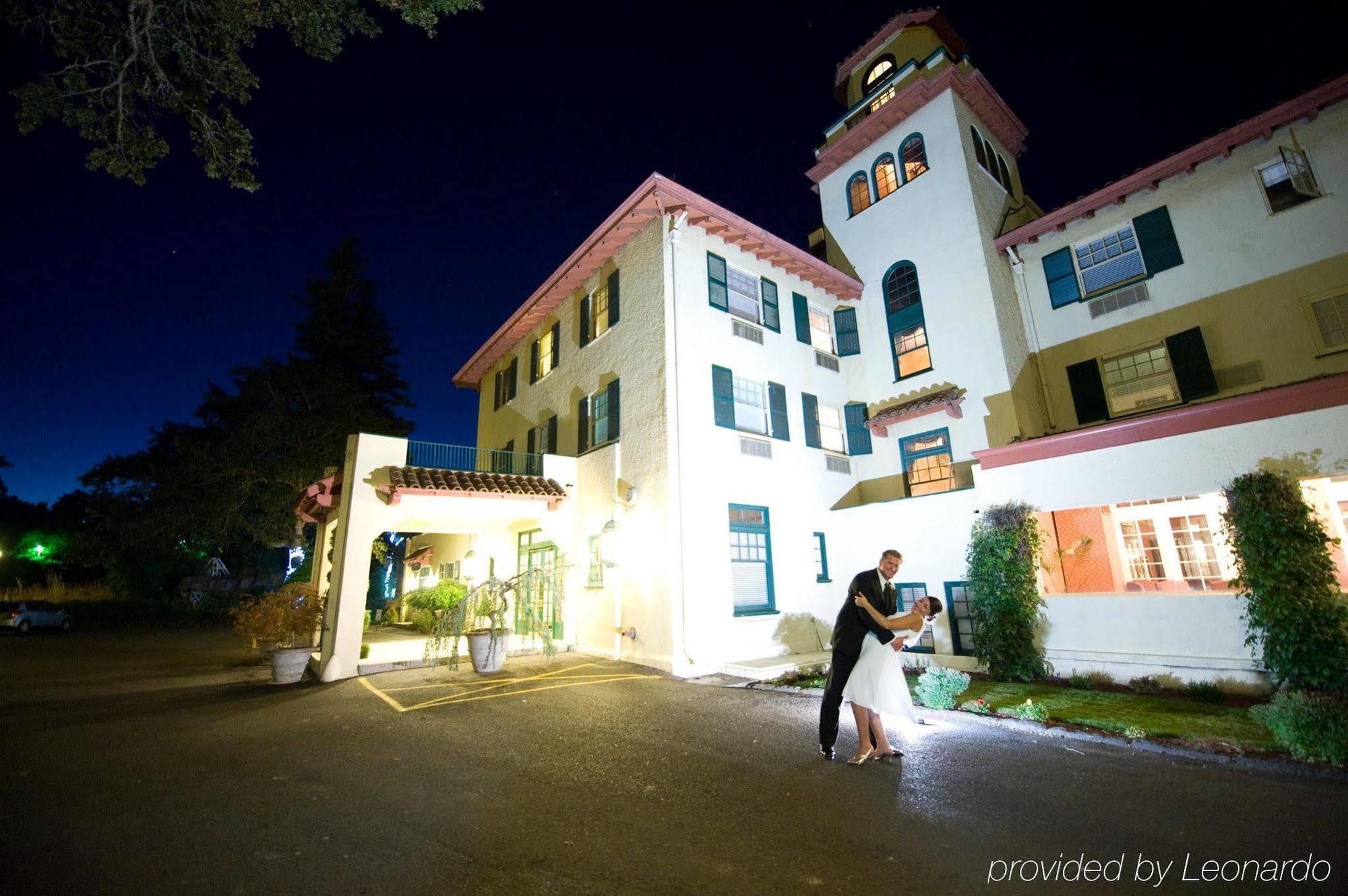 Columbia Gorge Hotel & Spa Гуд-Рівер Екстер'єр фото